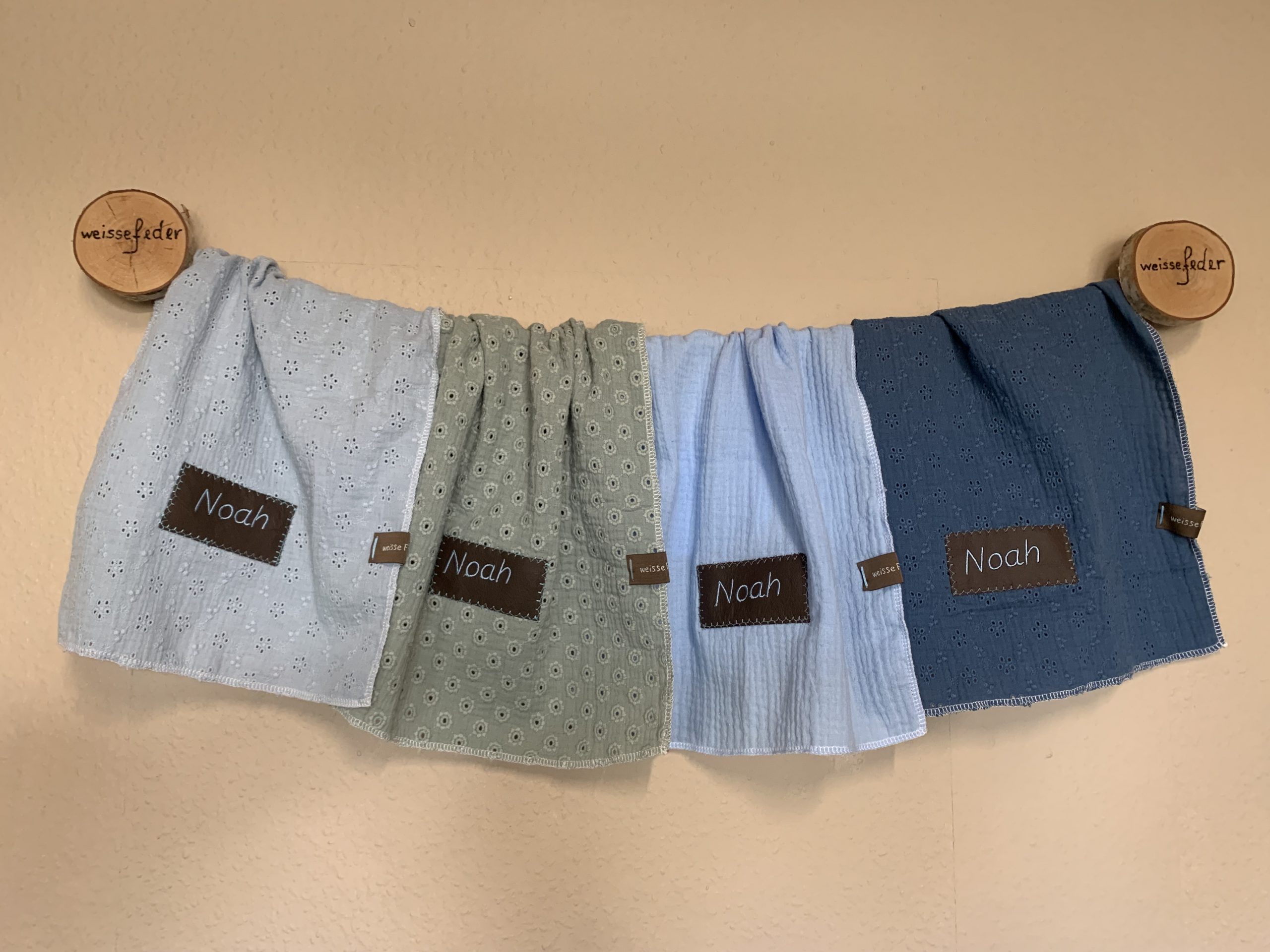 Musselinwindeln im 4er-Set mit Namen oder Motiv bestickt