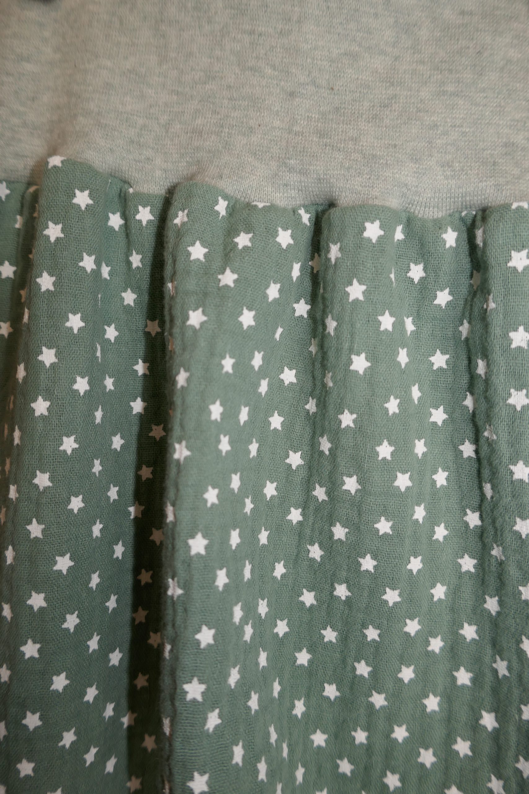 Pumphose – Musselin Sternchen grün – Bild 2